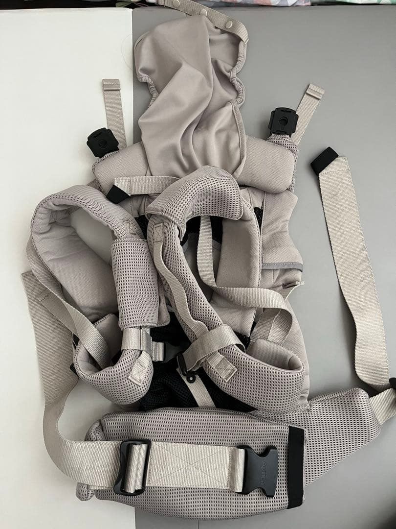 【みー】アップリカ　ラクリス ベージュ 抱っこ紐 アカチャンホンポ限定色