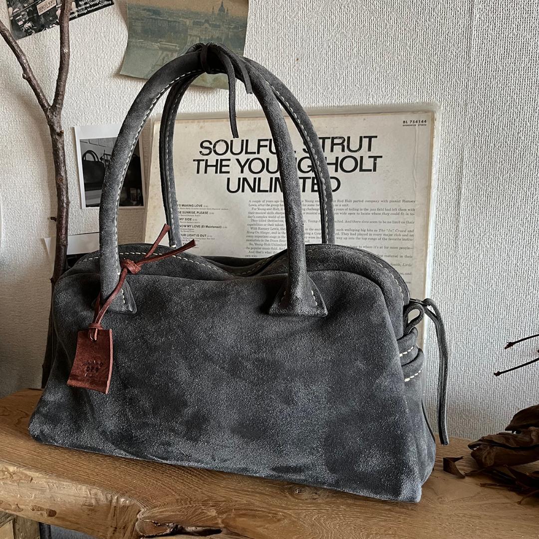 グレー スエード ボストンバッグ　kudu革ボストンバッグ　シンプル　秋冬バッグ