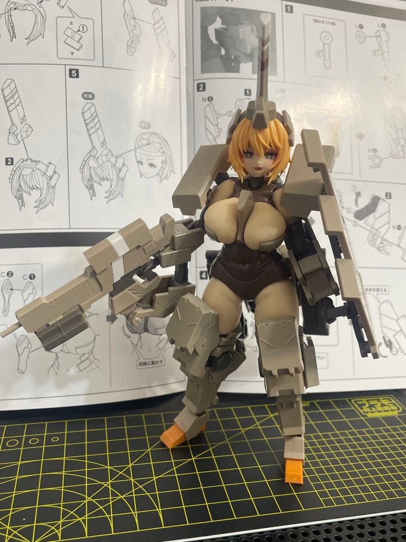 フレームアームズガール 輝鎚・甲　素組完成品