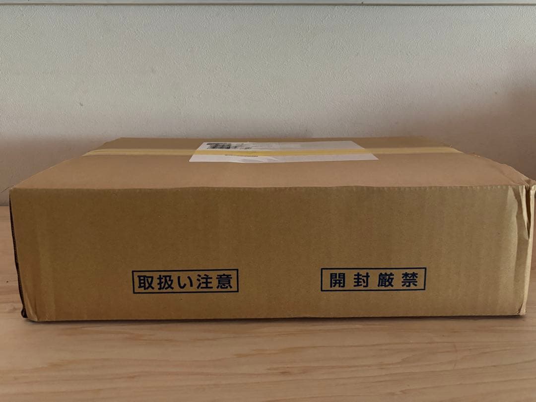 【進撃の巨人画集 ＦＬＹ】※新品未開封品