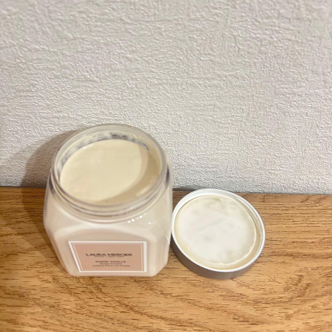 LAURA MERCIER ローラメルシエ　アンバーバニラ　ボディークリーム