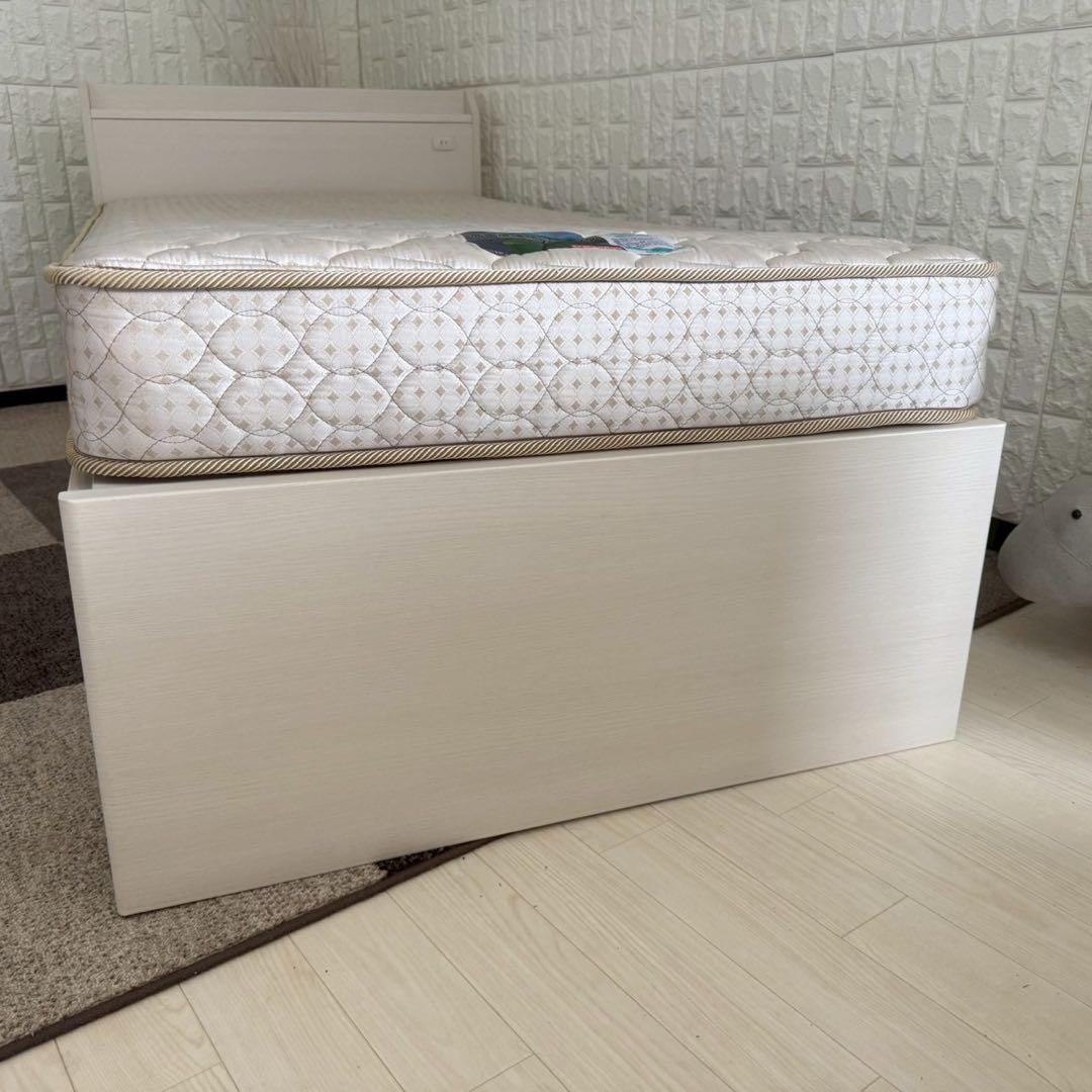 東京23区配送無料✨シングルベッド　フレーム+マットレス　チェスト　美品