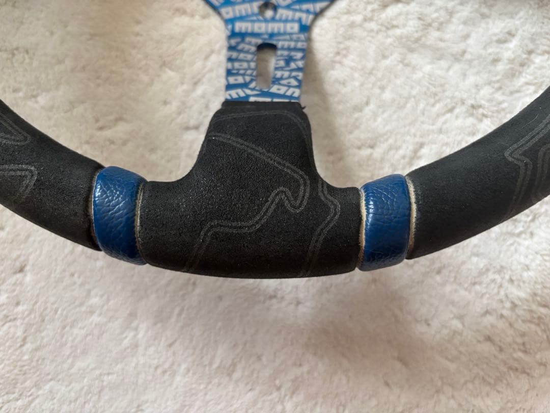 MOMO ステアリング ブルー　U-03