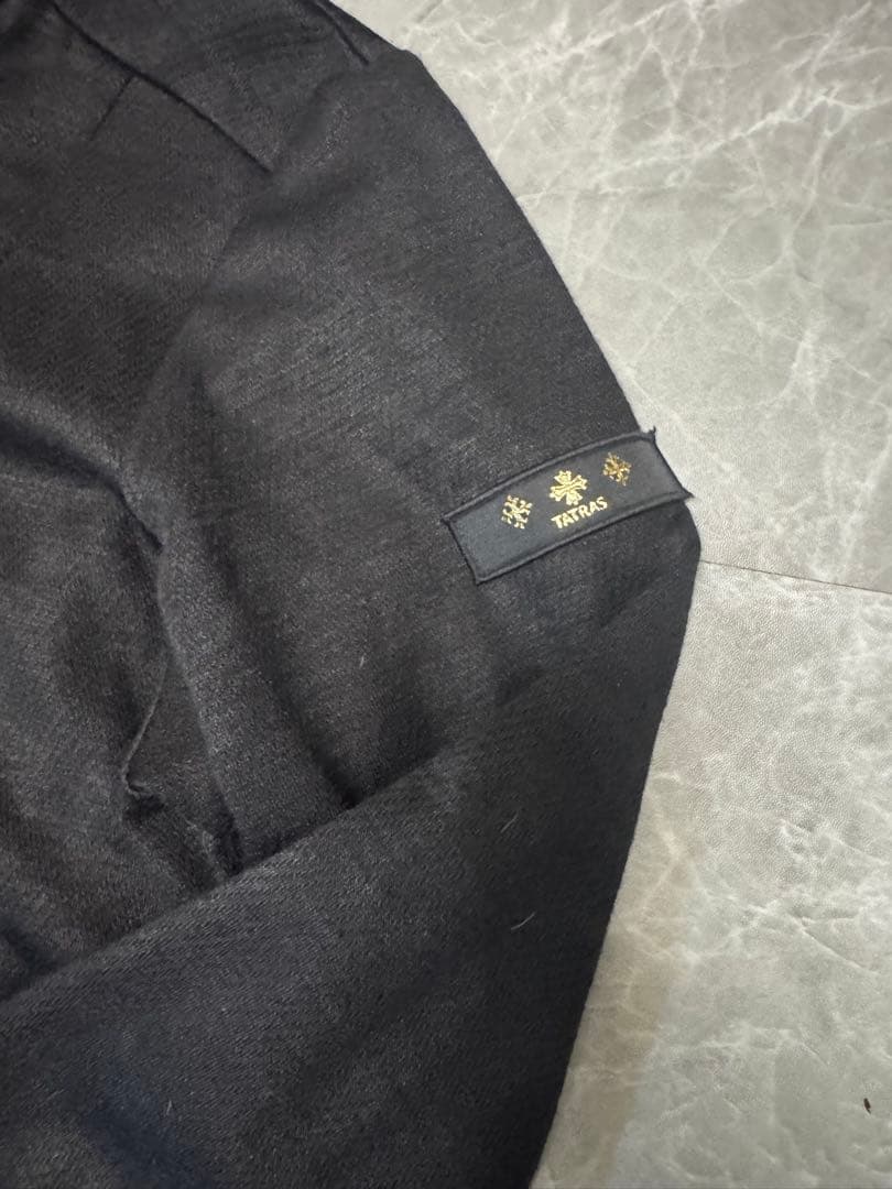 TATRAS フルジッパー 黒 パーカー