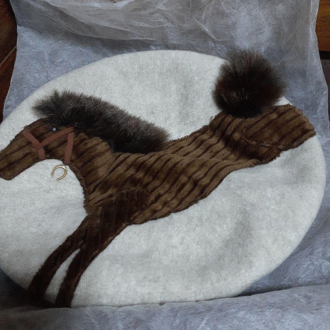新品未使用　お馬さんのベレー帽　バラ色の帽子