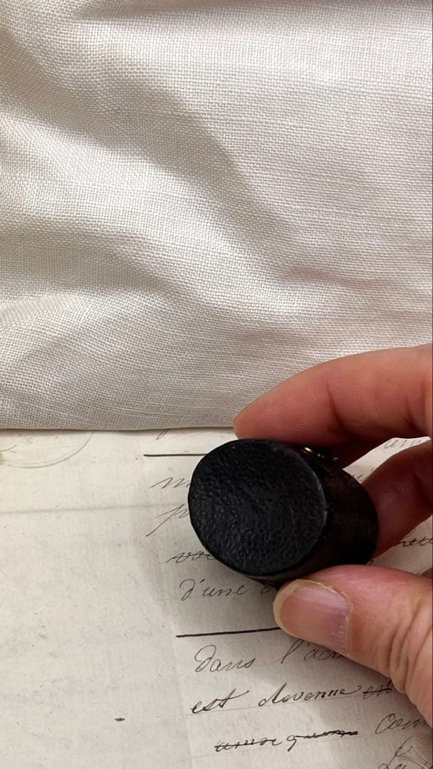 英国アンティークジュエリーボックス レザーラウンドボックス 1900年頃