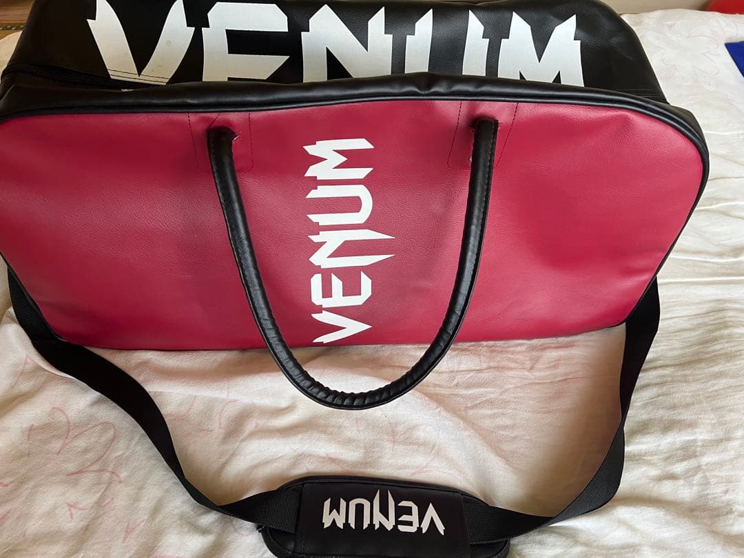 VENUM ダッフルバッグ 赤/黒