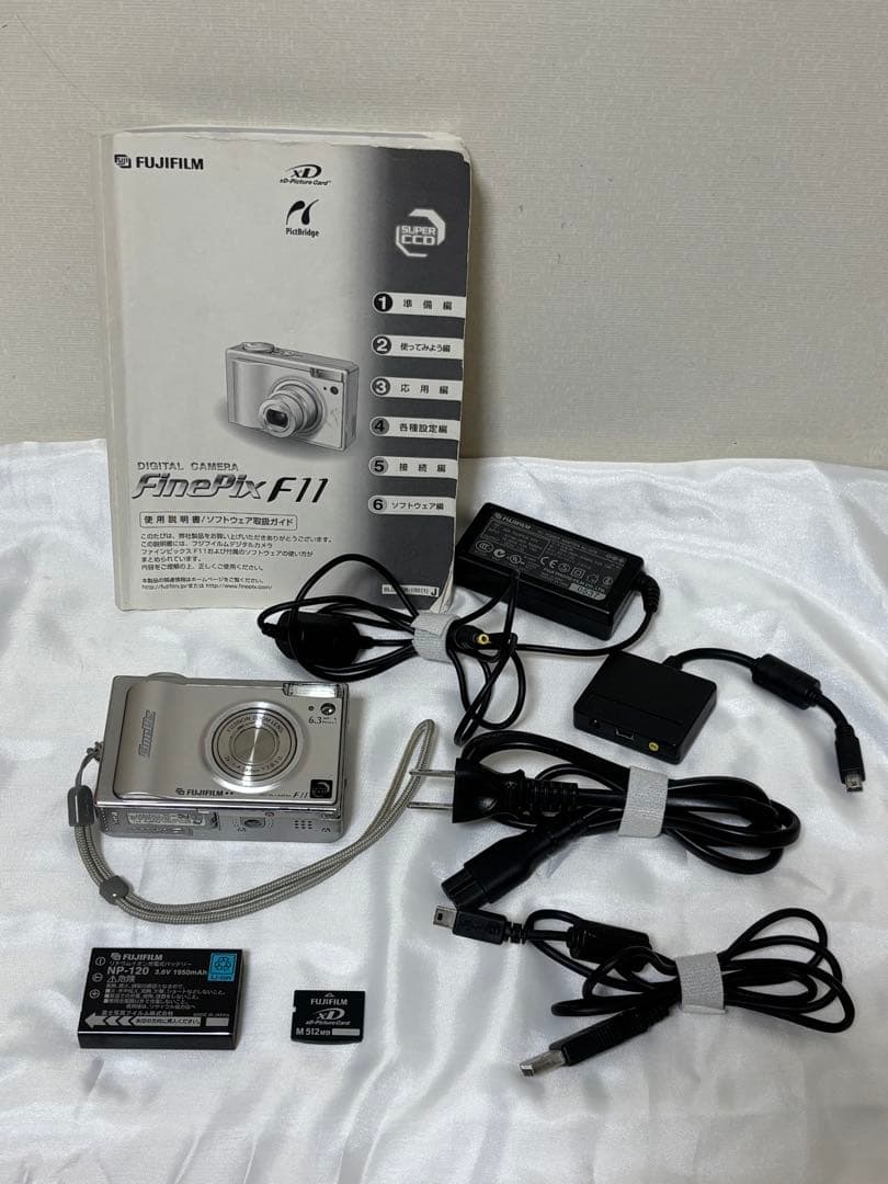 FUJIFILM FinePix F11 XDカード（512MB）付き！