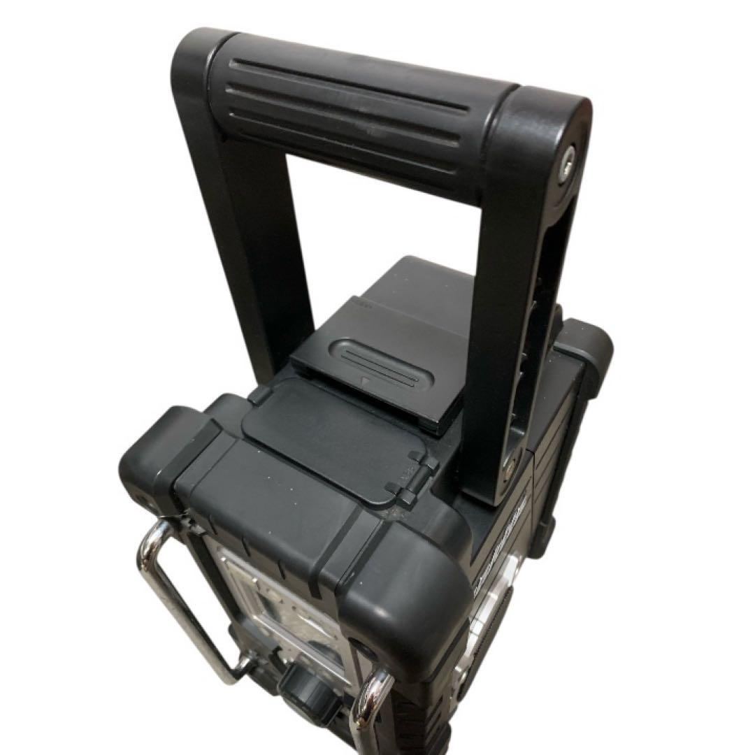 美品！makita充電式ラジオMR103B　動作良好バッテリー付き　現場ラジオ