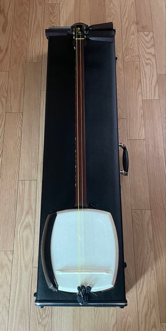 津軽三味線 紅木 全長101cm 棹3.3 撥・ケースなど付属品付　たのメル便