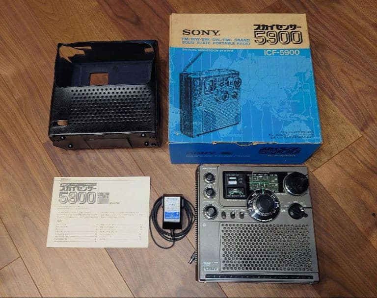 SONY ICF-5900 SWラジオ 本体と付属品