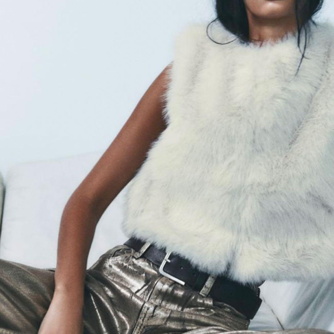 新品・完売品 ZARA ショート フェイクファーベスト XS ライトベージュ