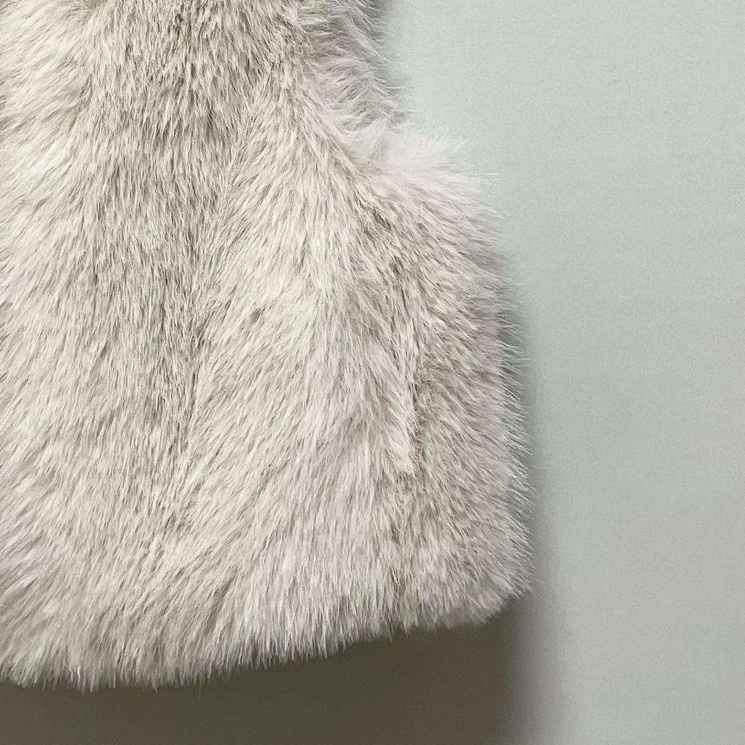 新品・完売品 ZARA ショート フェイクファーベスト XS ライトベージュ