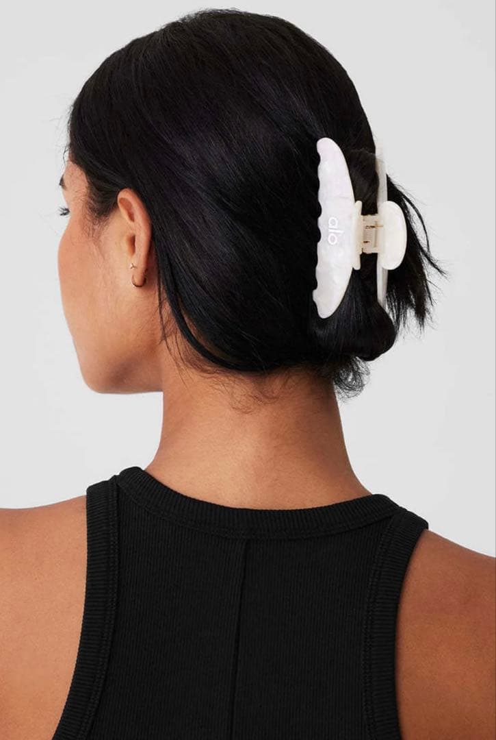 alo yoga ヘアクリップ