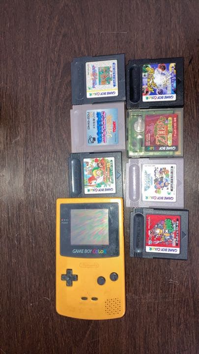 ゲームボーイカラー　本体イエロー　とソフト