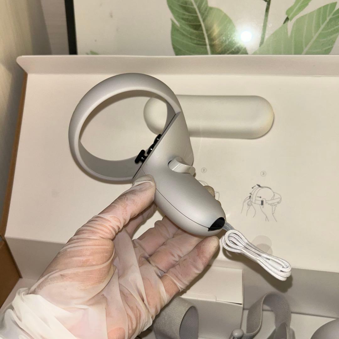 新品未使用￼！ Quest 2 128GB VR ヘッドセット ゲーム