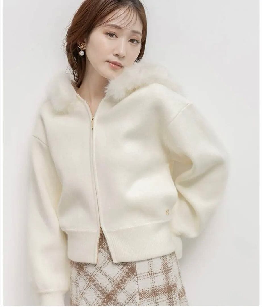 RANDA 2WAYフェイクファーニットパーカー　クリーム　 FREEサイズ