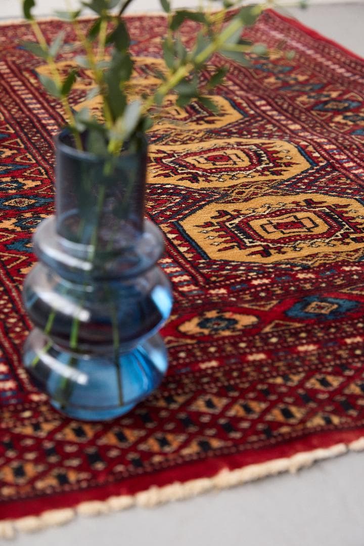 ヴィンテージラグ　トライバルラグ　パキスタン産（118×83cm）赤　ベージュ