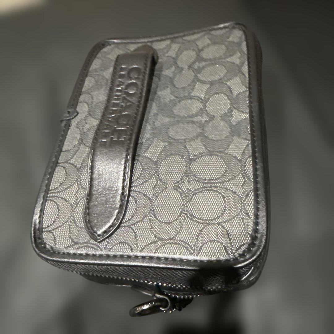 ブラック総柄ショルダーバッグ　コーチ