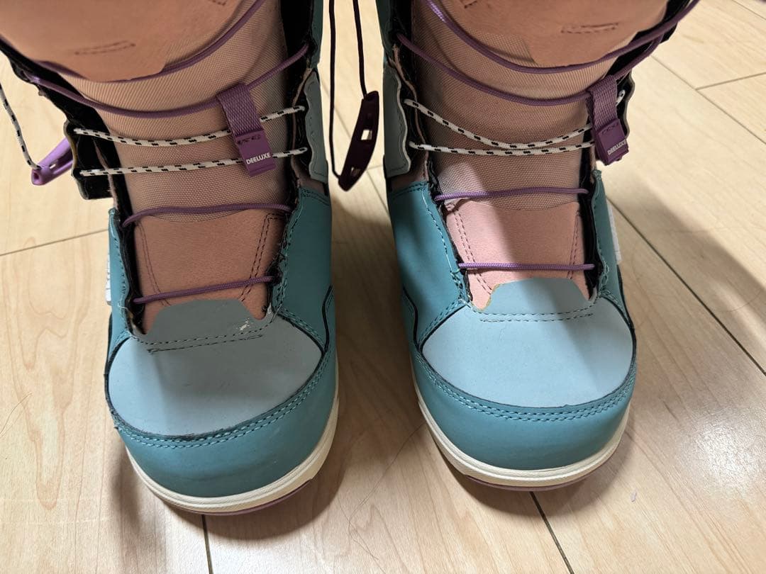 DEELUXE 女性用スノーボードブーツ ターコイズ/ピンク