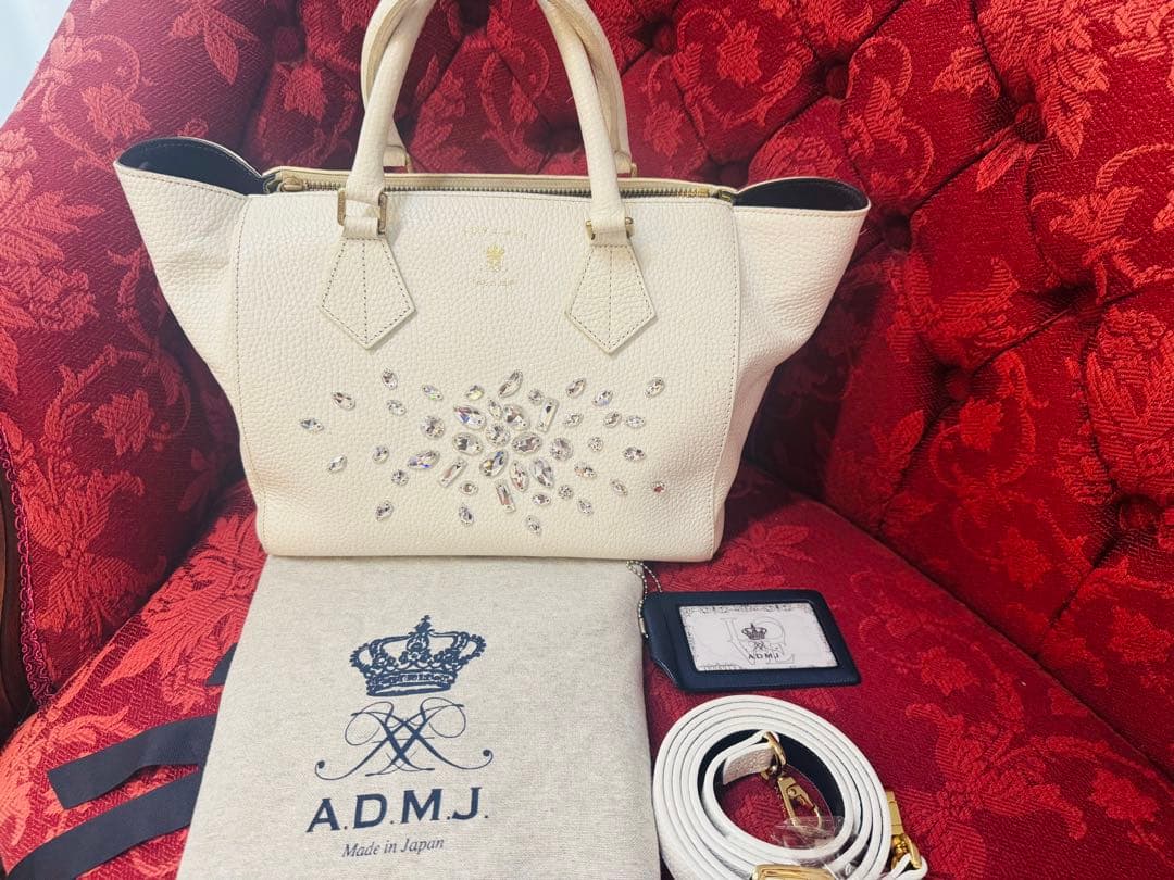 美品 ✨ADMJ スワロフスキー　白　レザーバッグ 未使用ショルダー付き　レア♪