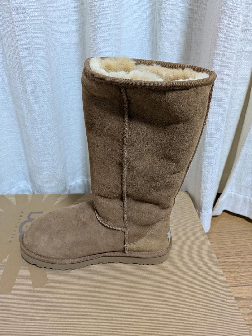 未使用新品UGG ムートンブーツ チェスナット トール　24cm