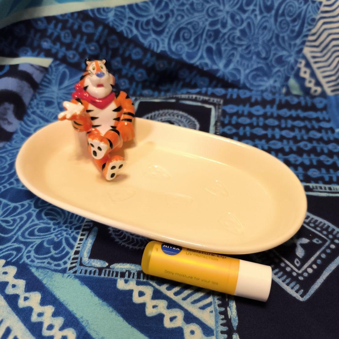 トニーザタイガー フィギュア付お皿