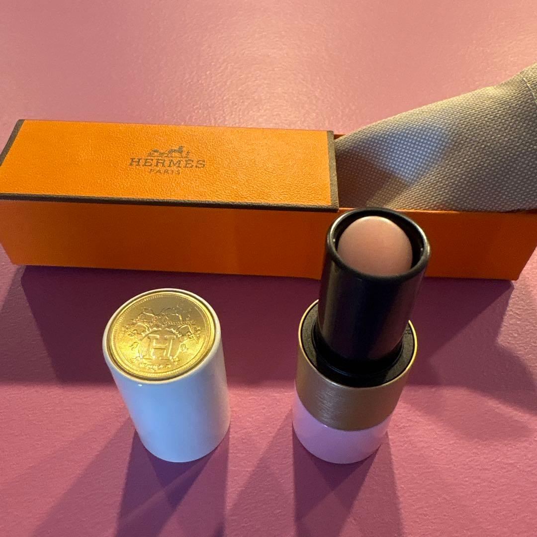 【新品未使用品】HERMES リップクリーム 27 ROSE CONFETTI