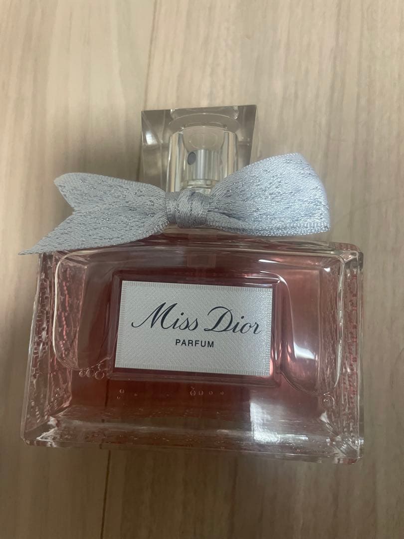 Miss Dior PARFUM ピンク香水