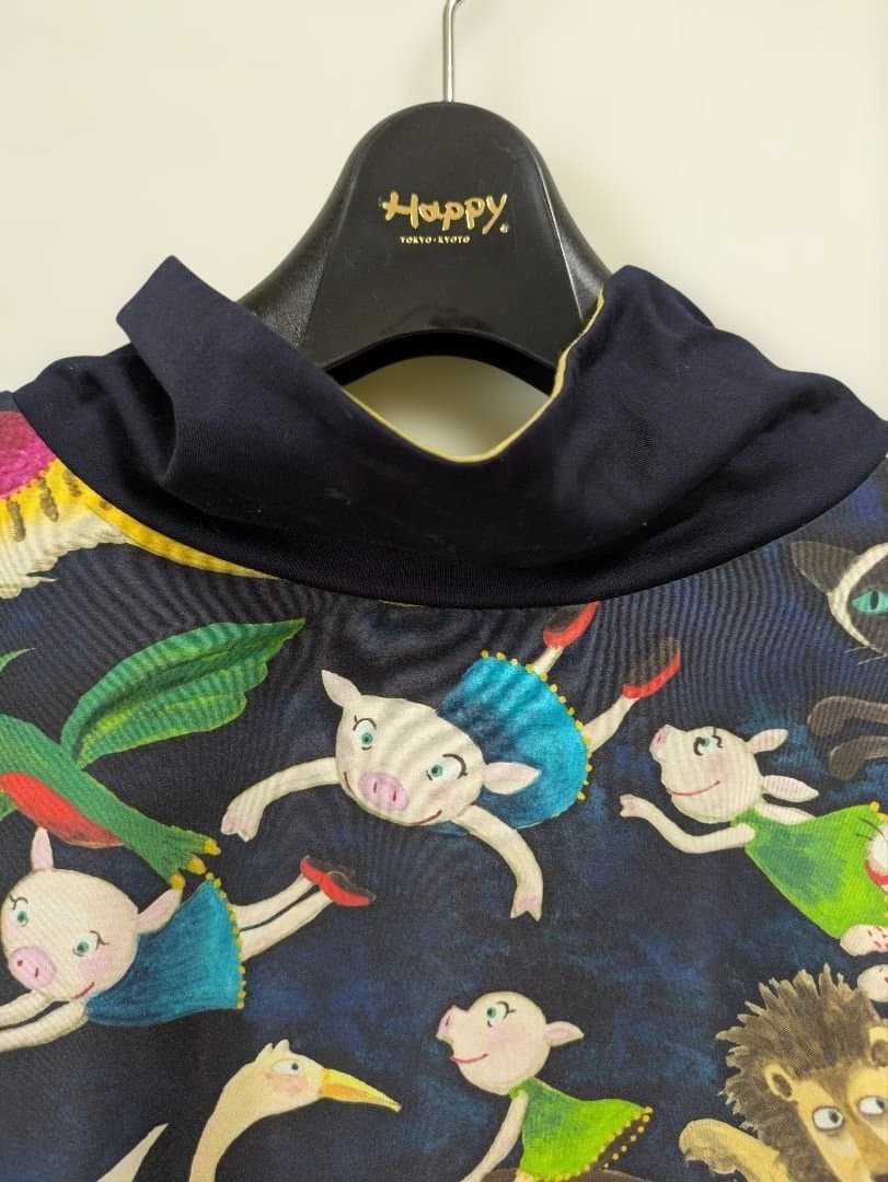 99mamaです。オレボレブラ♥️ぶたさんカラフル動物プリントネイビー