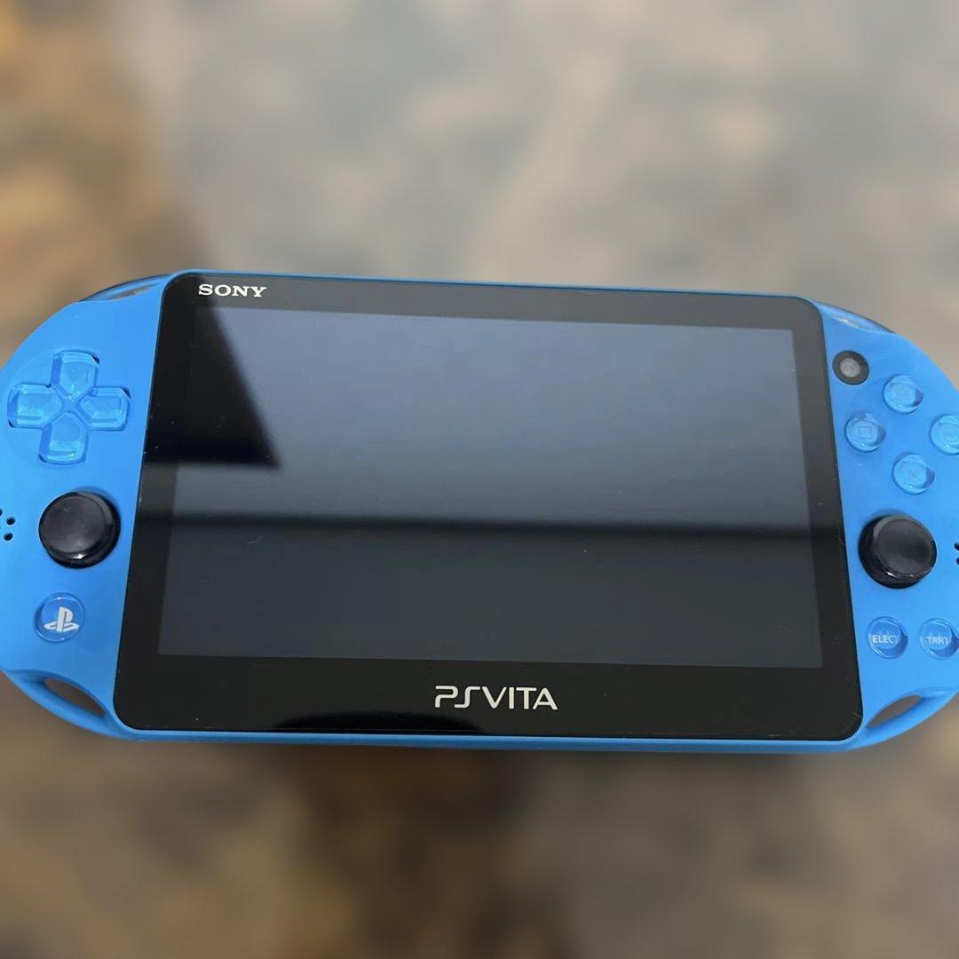 SONY PSVITA 青色 本体とケース付き おまけのソフト付き