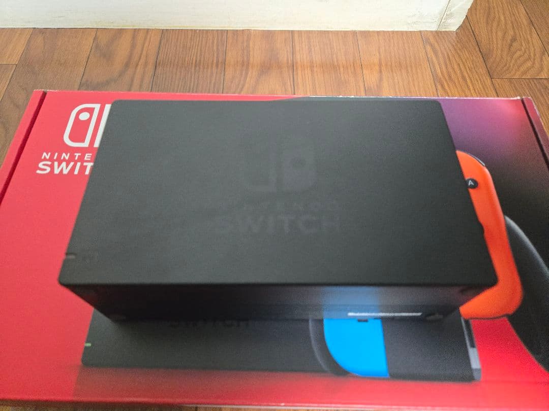 任天堂　Switch 通常版本体　【プロコン・ケース・128GB SD付き】