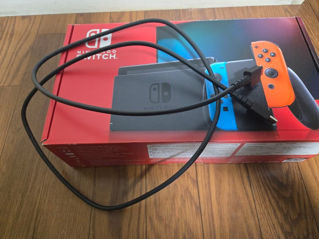 任天堂　Switch 通常版本体　【プロコン・ケース・128GB SD付き】