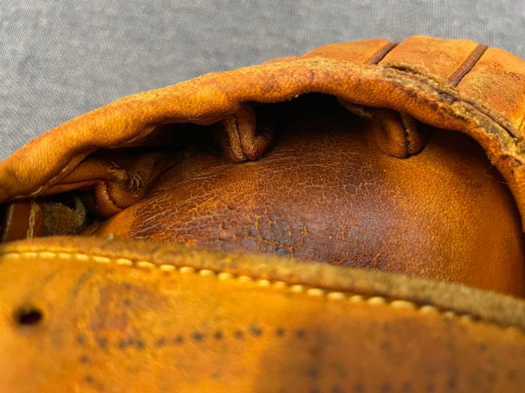 レア！　野球 硬式グローブ 一般用　大人　右投げ　グラブ　内野　右利き　ミズノ