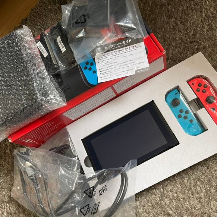 ニンテンドー スイッチ　NINTENDO SWITCH ❤︎ ゲーム機　本体