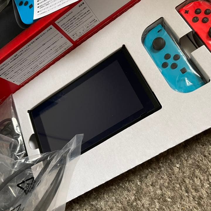 ニンテンドー スイッチ　NINTENDO SWITCH ❤︎ ゲーム機　本体