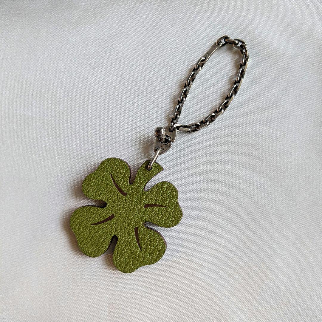 美品 HERMES クローバー チャーム