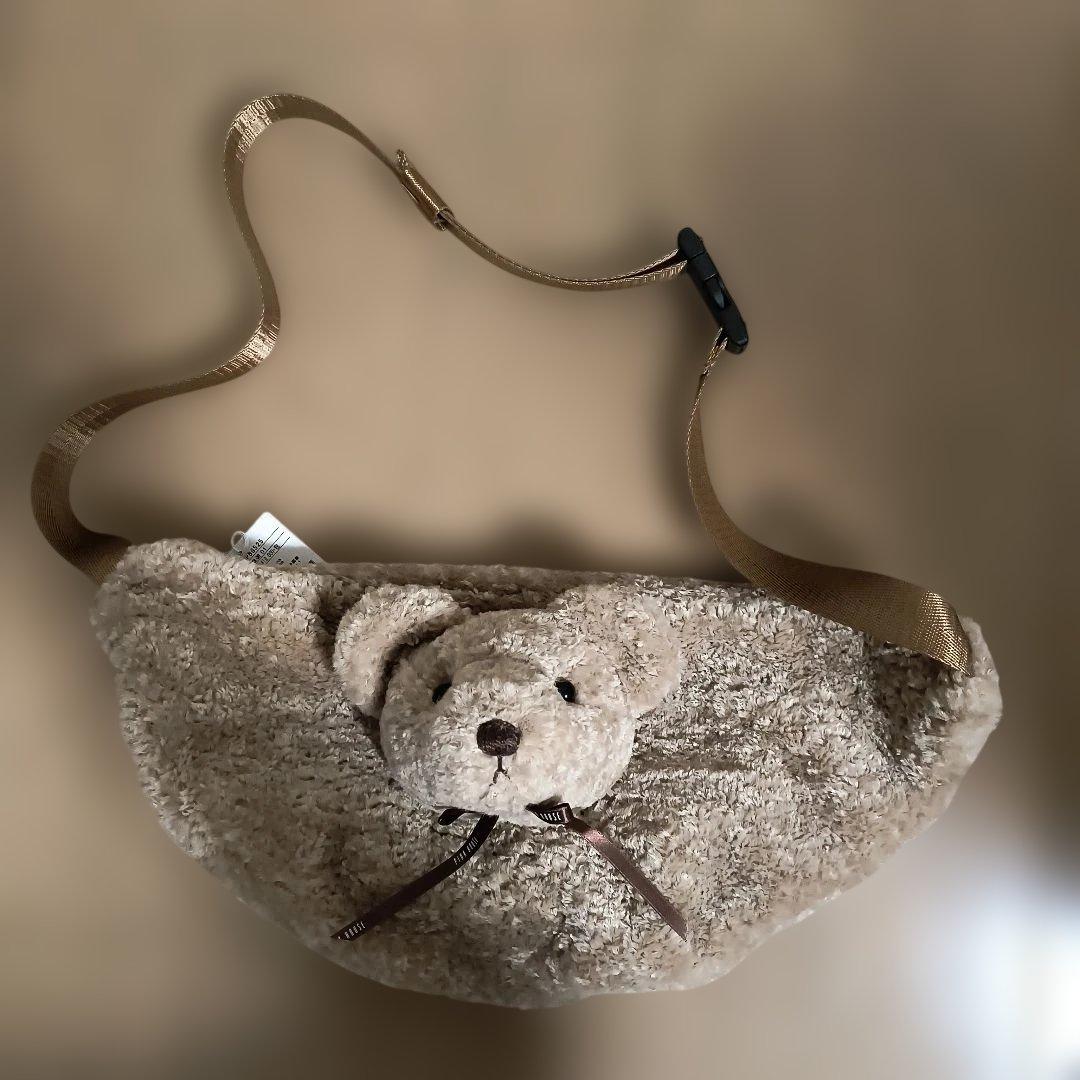 ピンクハウスクマさんブローチ付きボディバッグ ベージュ（新品、未使用）