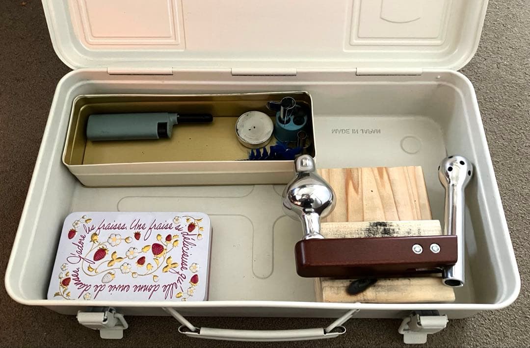 温熱刺激治療器　ネッシー　ケース一式セット　小冊子付き