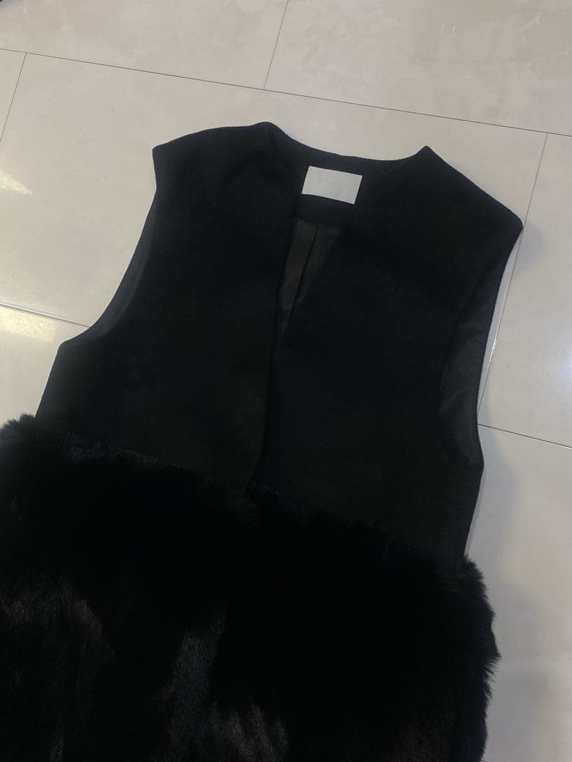 CELFORD セルフォード ☆2024完売裾ファーロングジレ 黒　未使用