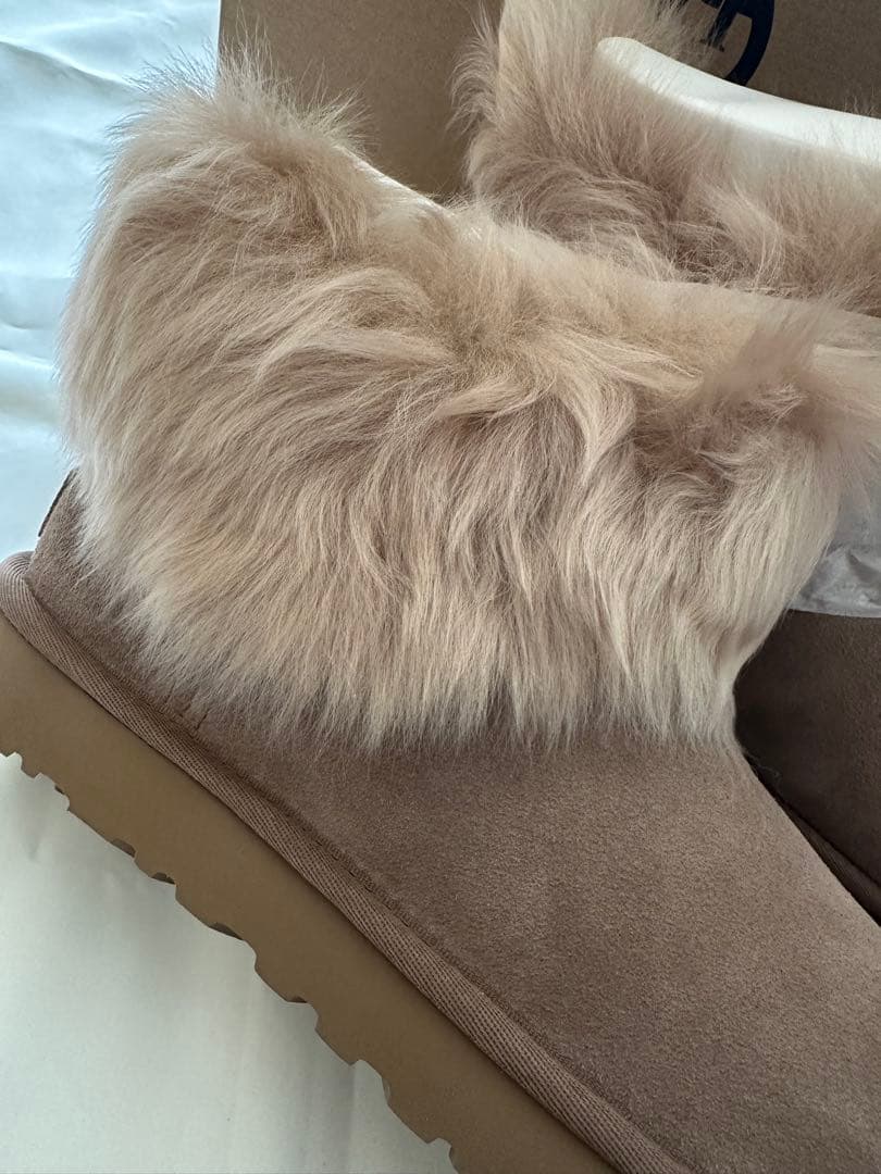 未使用品！UGG クラシックミニ　8サイズ