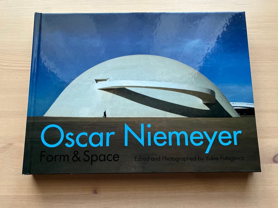 アート・デザイン・音楽 Oscar Niemeiyer Form & Space