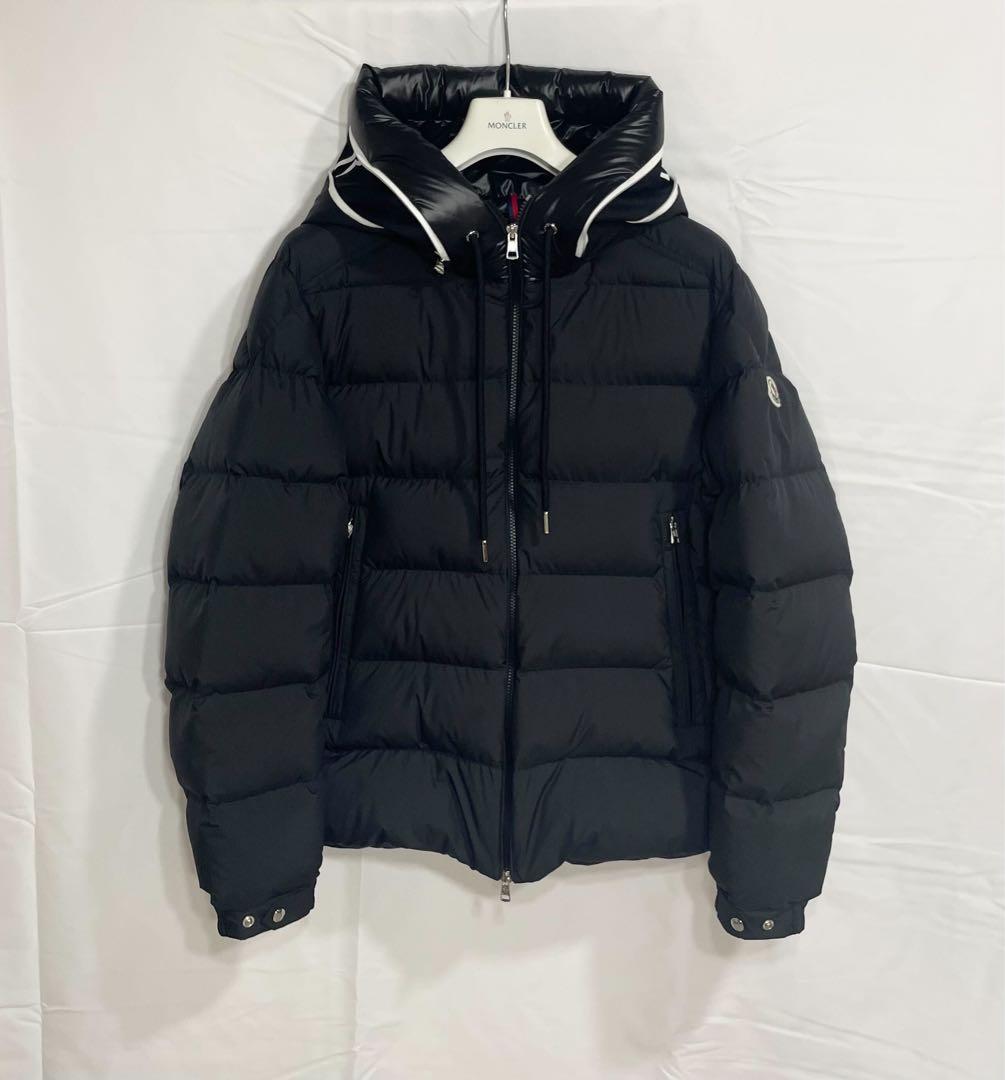 ［極美品］モンクレール　ダウンジャケット　カーデーレ　ブラック