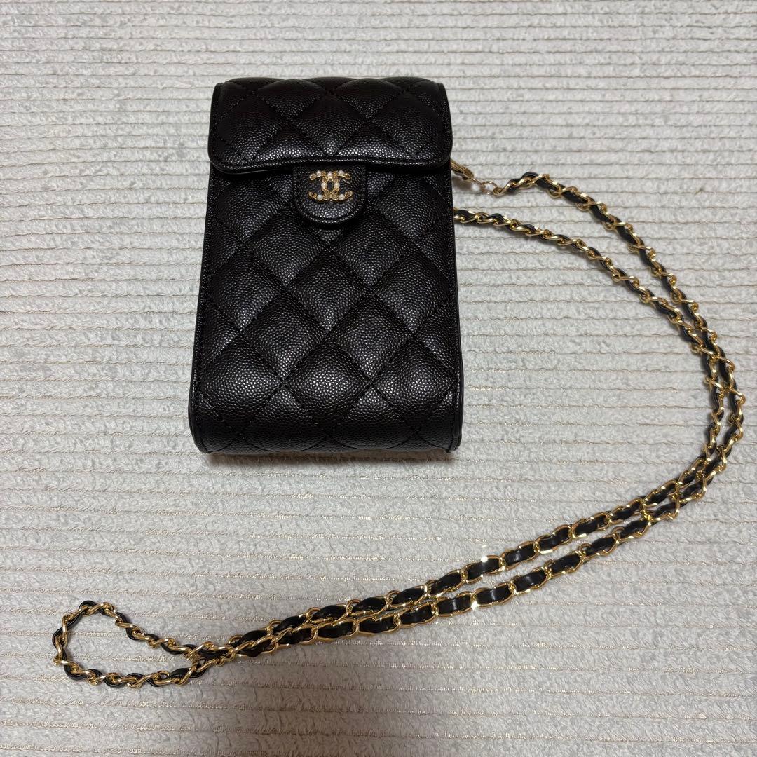 マトラッセ　スマホショルダーバッグ