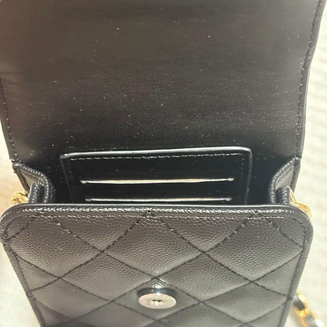 マトラッセ　スマホショルダーバッグ