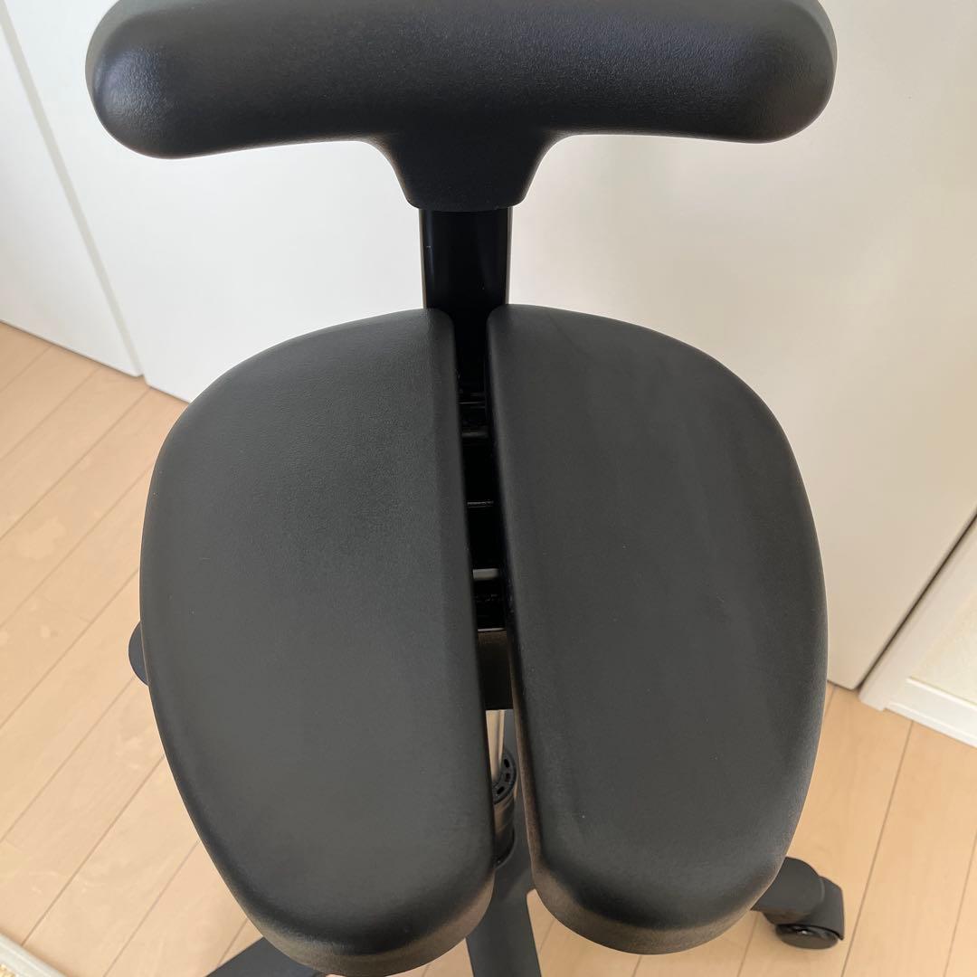 アーユル•チェアー