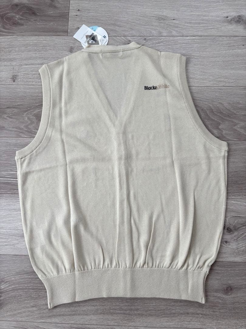 Black & White Vネック ベスト 新品未使用