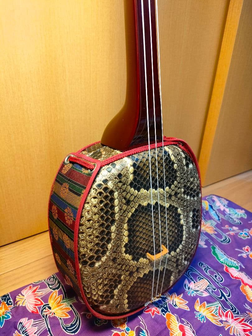 真壁型 ボルドー沖縄三線セット 両面本皮強化二重張り 琉球 三味線