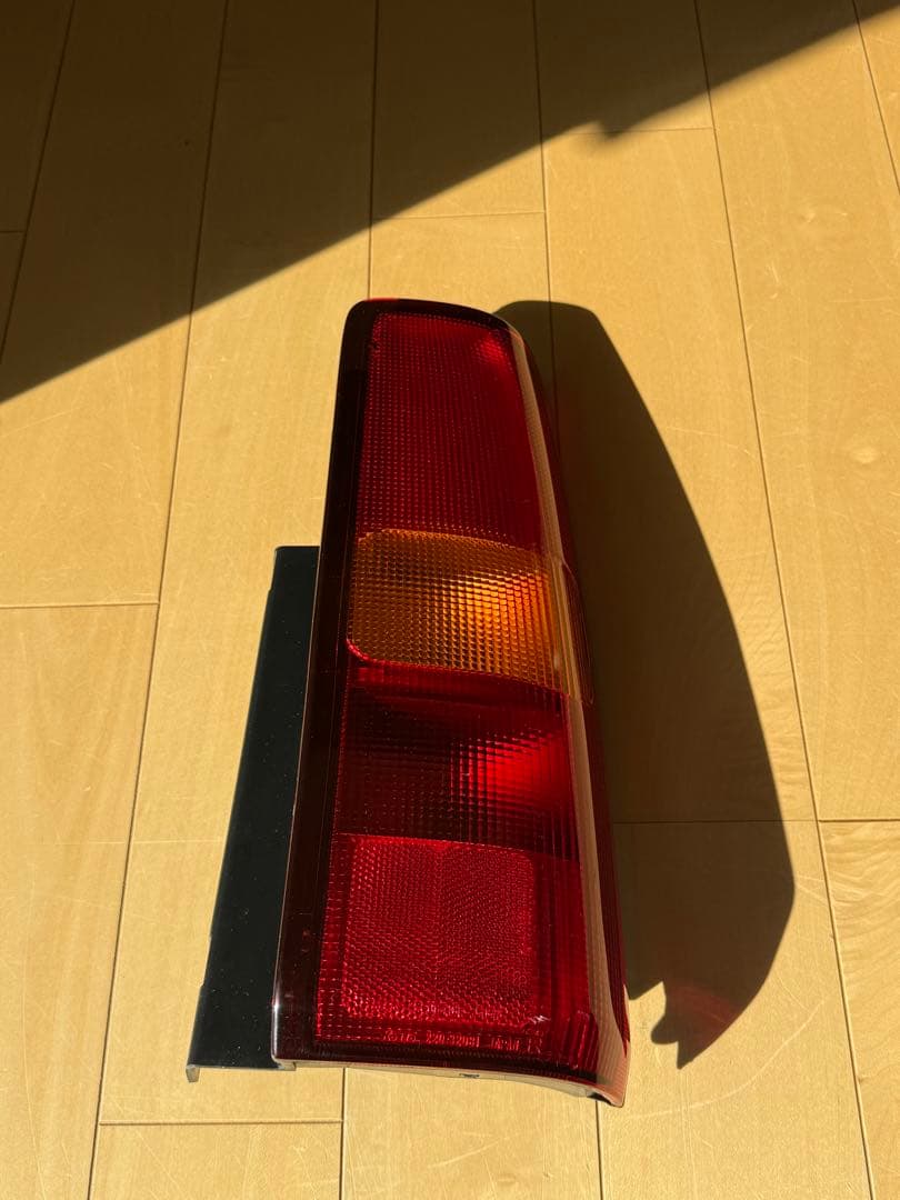 ジムニー　JB23W用純正品テールランプ　オマケ付き