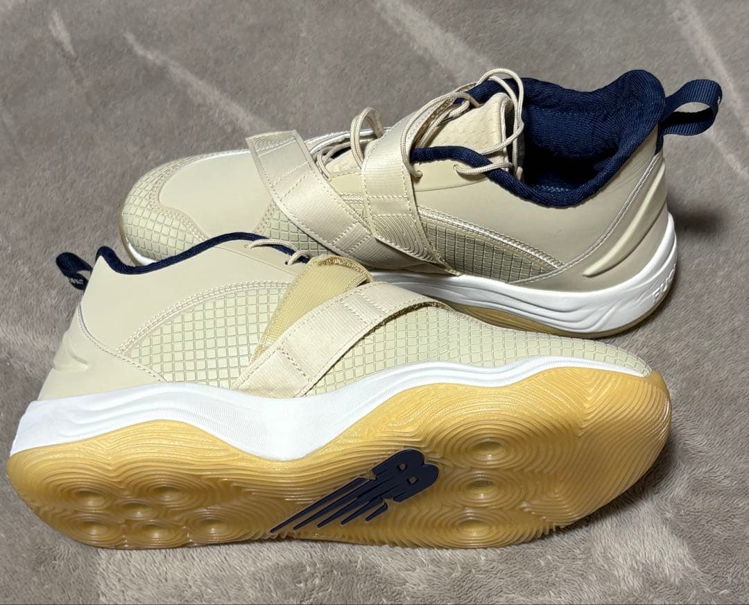 ニューバランスターフシューズリンドーアモデル